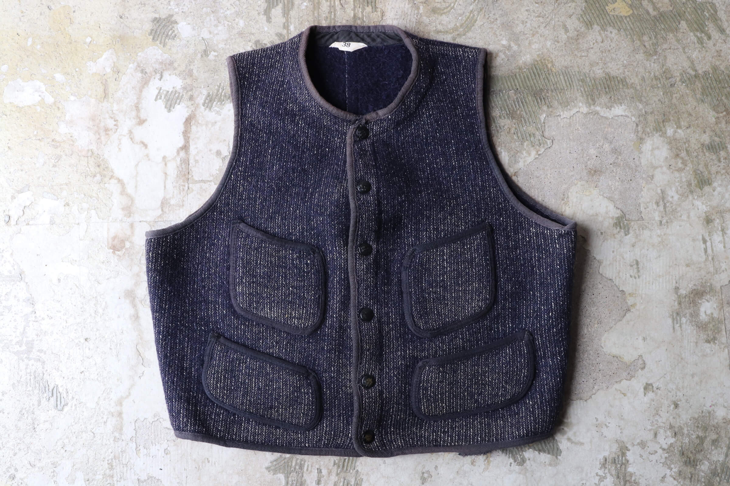 1950S BROWN’S BEACH VEST